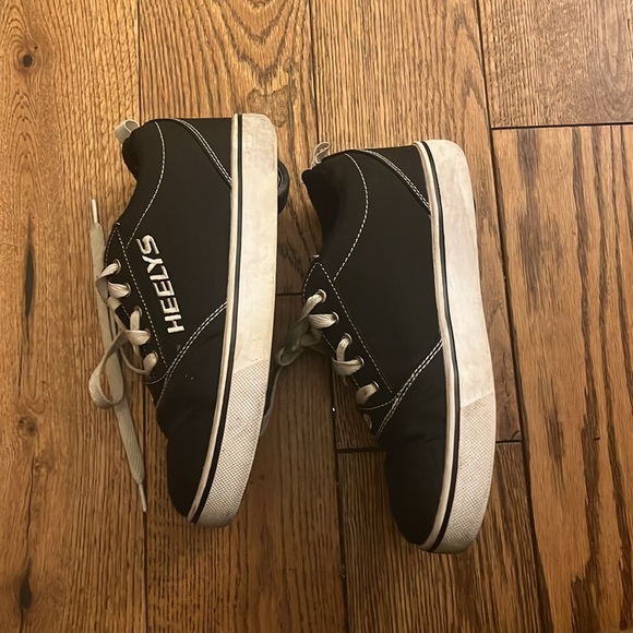 Heelys shoes!! Size USA: 5 - Picture 2 of 5